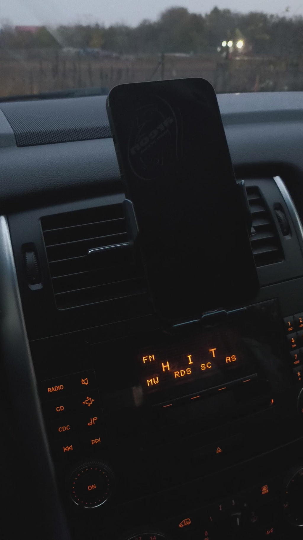 📱 Univerzalni Magnetni Držač za Telefon – Stabilan, praktičan i moderan