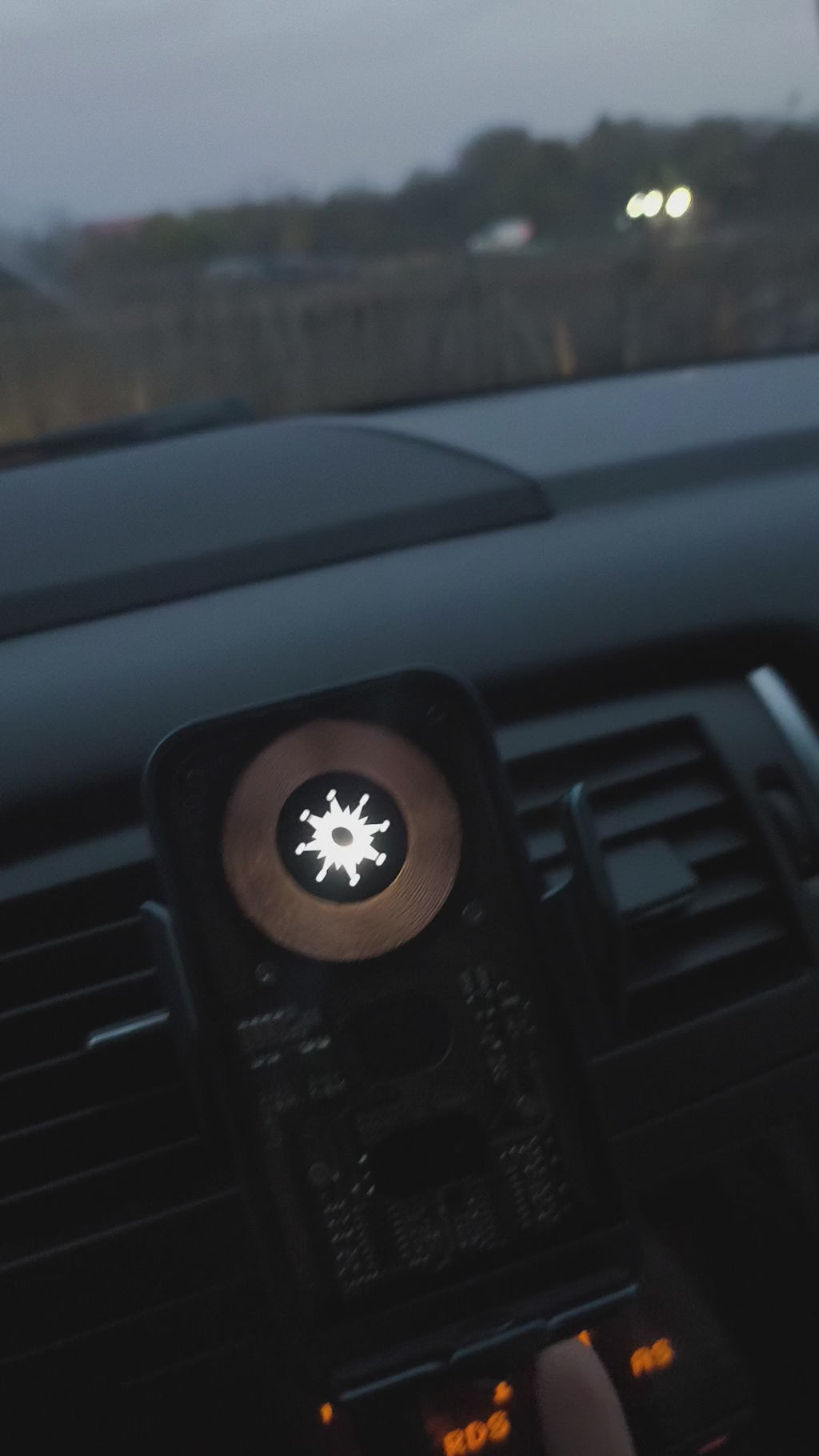 📱 Univerzalni Magnetni Držač za Telefon – Stabilan, praktičan i moderan